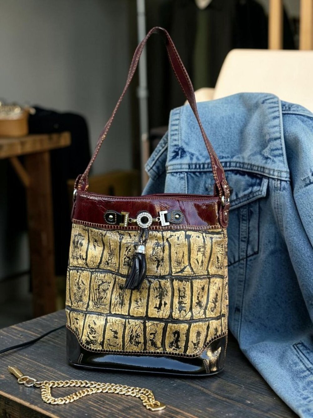 Western Style Faux Leather Shoulder Handbag Croc-Embossed Burgundy & Gold
